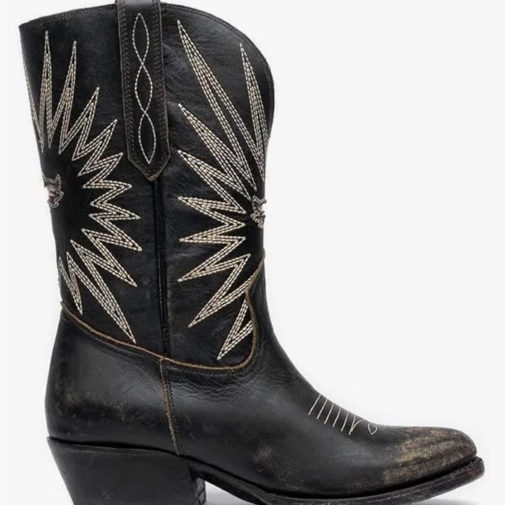 NEVER WORN Black Western Cowboy Boots with Embroidery